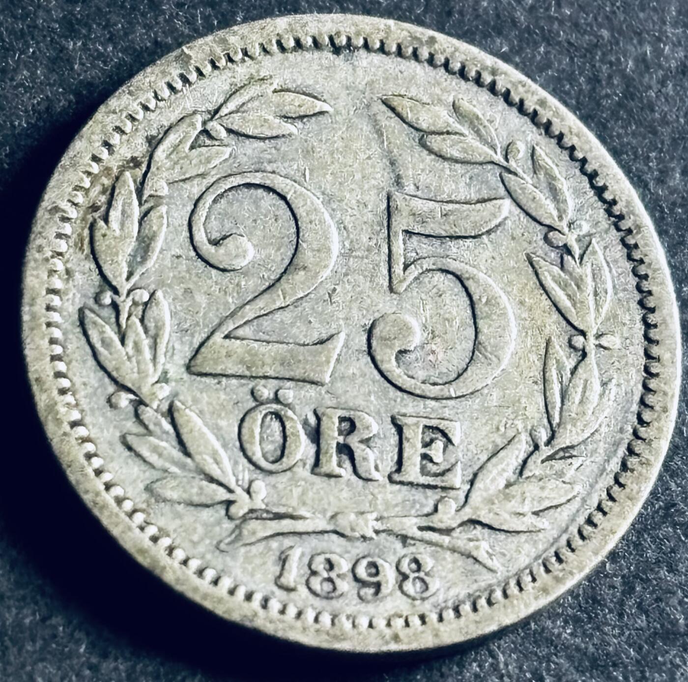 文馨钱币收藏第 286 场，圣诞节专场【 长期接收代拍品低至 0 佣金】 1898 年瑞典奥斯卡二世 25 欧尔银币，第二版本 600 银