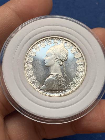 《竞宝斋》第450场 周日，周一，周二  3场连拍 （全场包邮，欢迎送拍） - 意大利1975年帆船少女500里拉精制银币