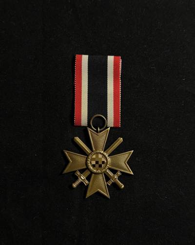 欢庆元旦！戎马世界章牌大赏第109期元旦大拍 - 铭记历史，珍爱和平！德国二战二级战功十字奖章