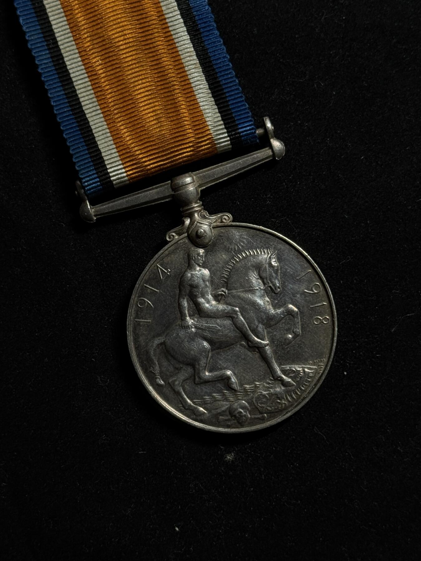 欢庆元旦！戎马世界章牌大赏第109期元旦大拍 英国一战战争奖章，银制，超长绶带，重约33g