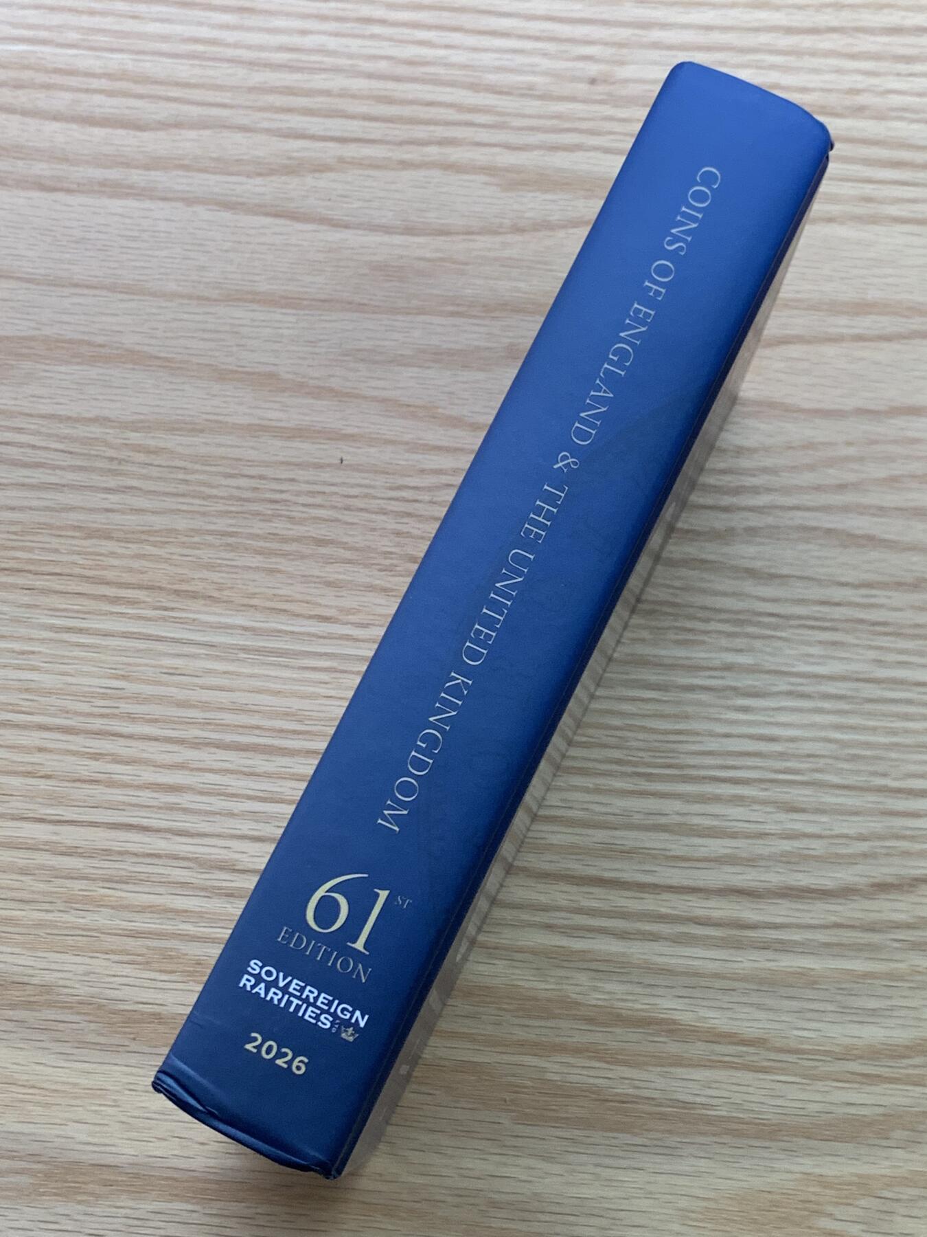 《竞宝斋》第450场 周日，周一，周二  3场连拍 （全场包邮，欢迎送拍） 2026最新版英国钱币标准目录，完整收录英国从打制币到10进制前的钱币，英系藏家必备，PCGS和NGC官方参考目录，约1.15公斤。