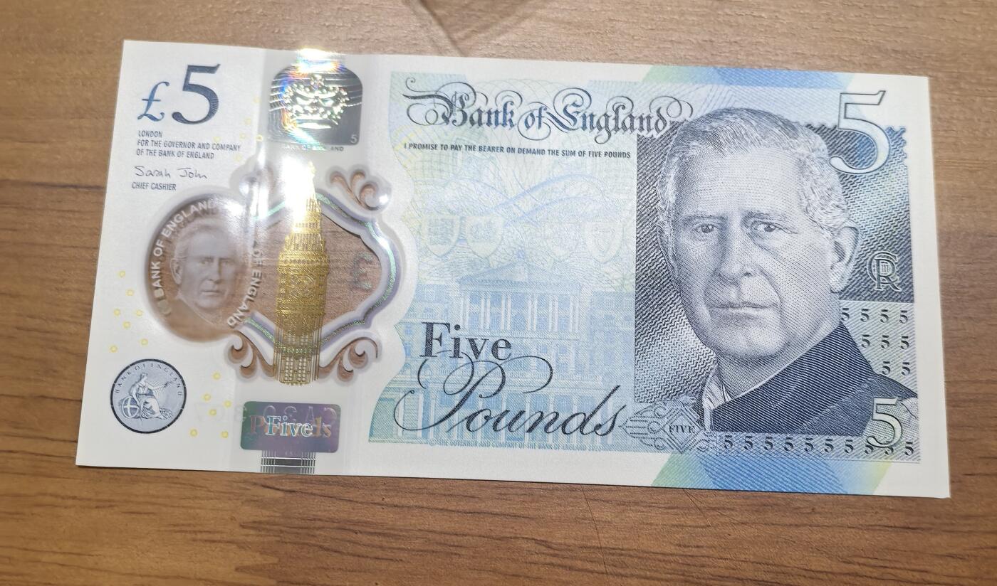 南宋泉阁俄币 外币 国币 专场第二十期 【送拍无额外佣金】 5英镑纸币 新版查尔斯王子 在英国都少见 全新未流通