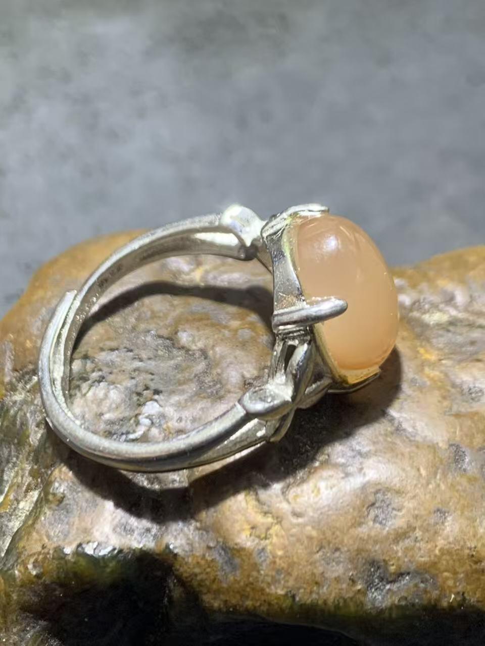 精美荔枝冻飘红南红玛瑙活口戒指一枚