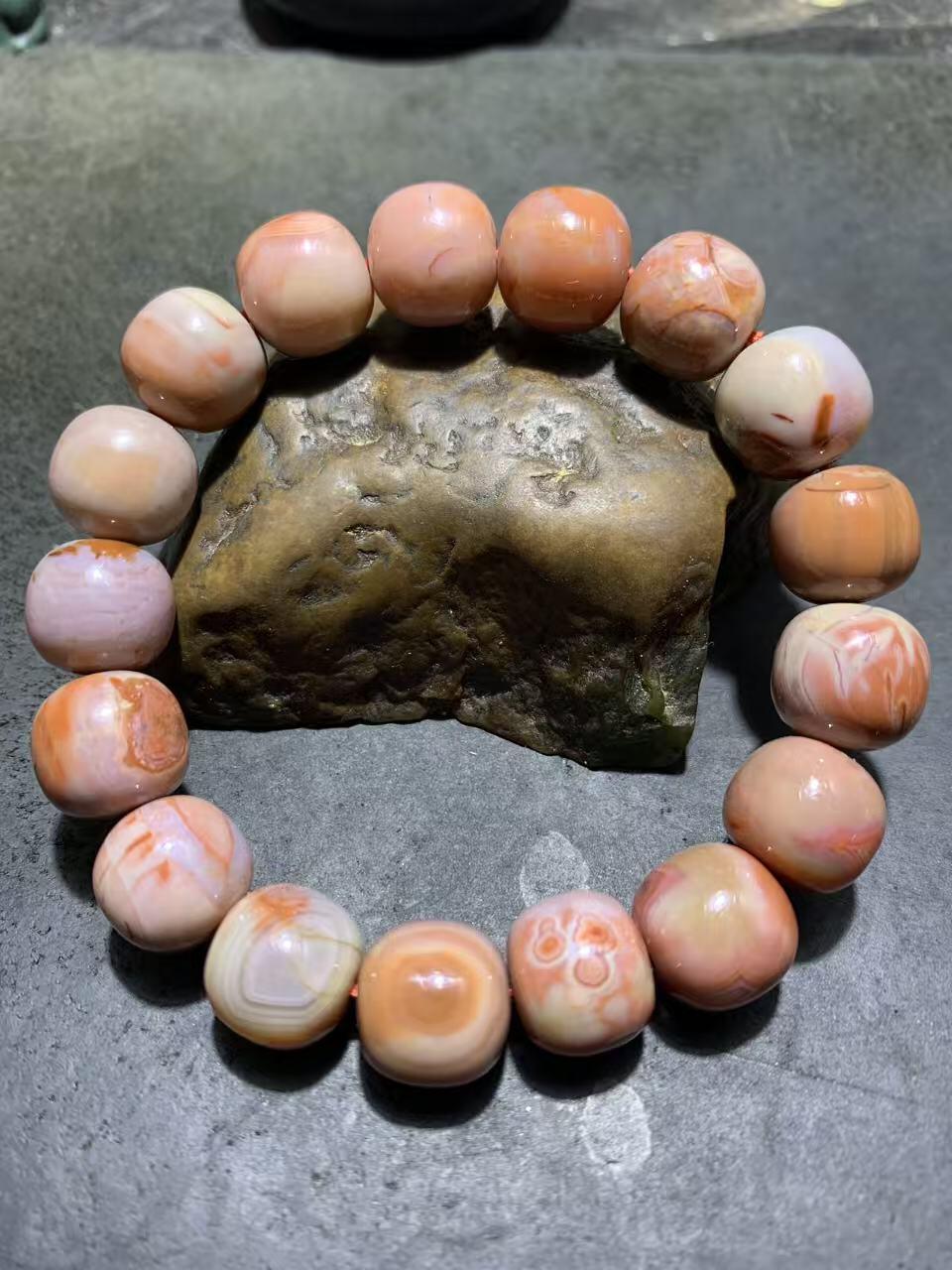 川料南红玛瑙老形桶珠手串一条，