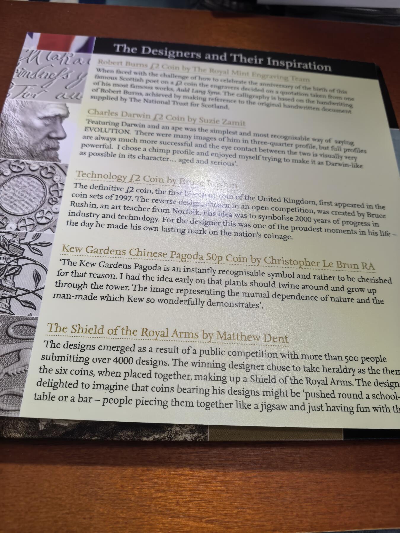 长老汇蛇年精选第八十六场拍卖 2009英国精制币12枚，盒证全，含大热门邱园50便士，普制币套装市场价大约2900元，邱园中国塔灵感来自南京大报恩寺