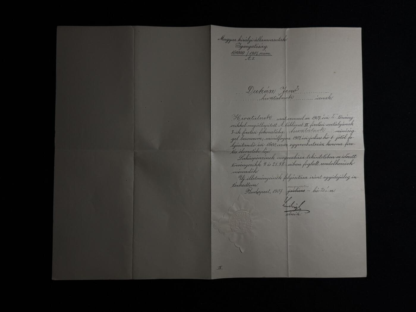 欢庆元旦！戎马世界章牌大赏第109期元旦大拍 匈牙利王国时期官方任命书原件，匈牙利王国国家铁路总局正式任命 Dukász Jenő 为国家铁路系统在编公务官员