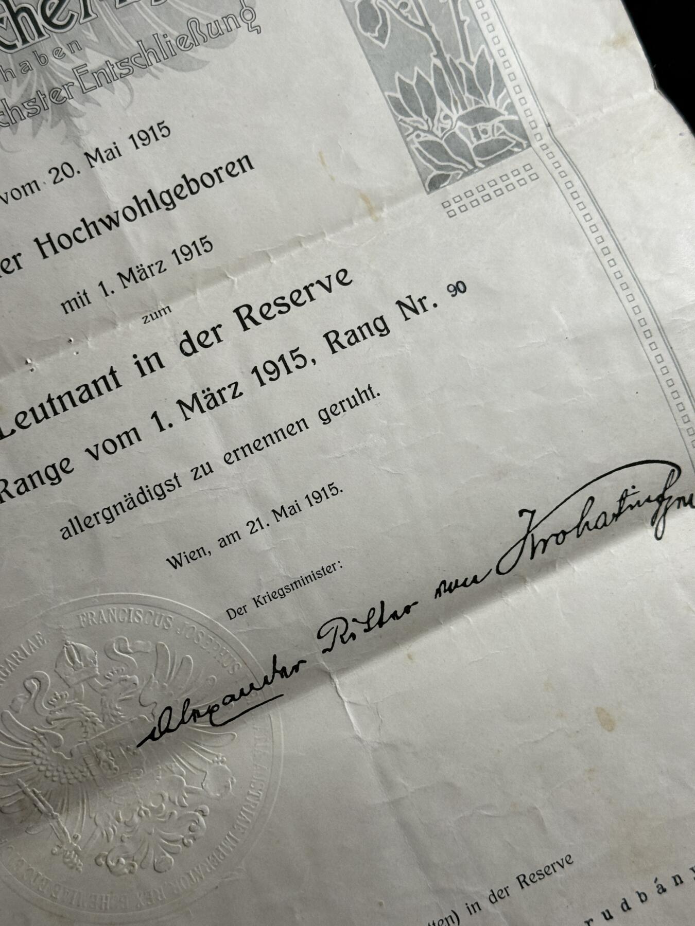 欢庆元旦！戎马世界章牌大赏第109期元旦大拍 奥匈帝国奥匈帝国贵族的中尉任命，得主为第50步兵团的佐尔坦·雷迪格·冯·阿布鲁德巴尼亚，得主家族来自波兰