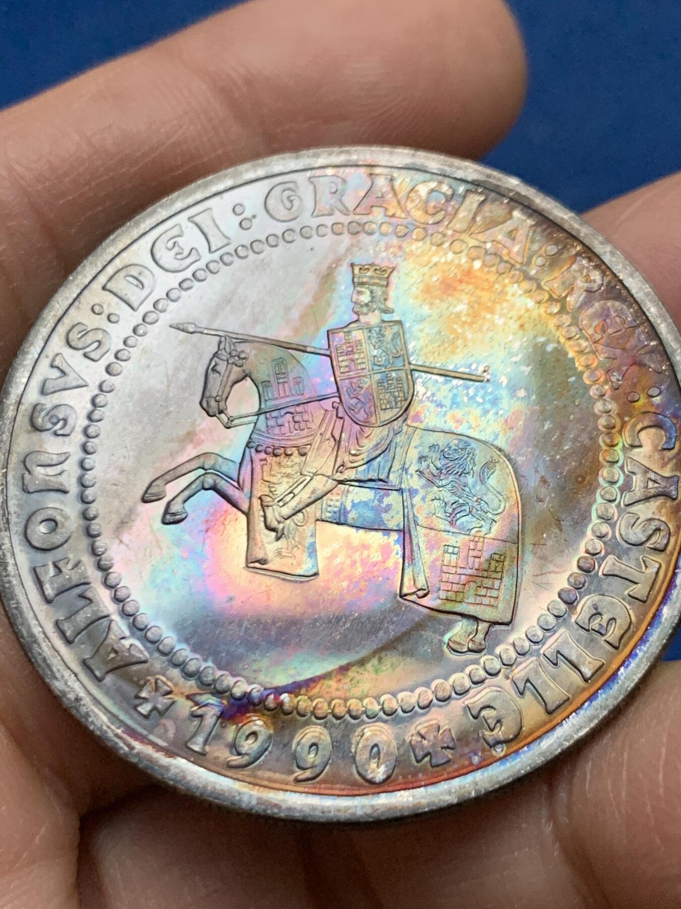 《竞宝斋》第450场 周日，周一，周二  3场连拍 （全场包邮，欢迎送拍） 西班牙1990年卡斯蒂利亚的阿方索十世5ECU银币 幻想币 霓虹包浆 扑克牌骑士 细节丰富 925银 33.55克