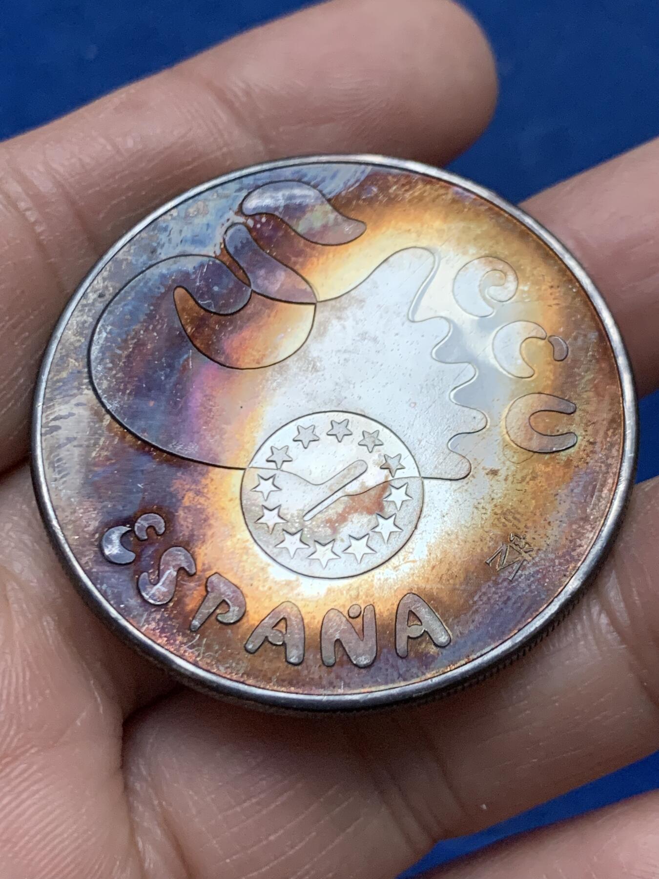 《竞宝斋》第450场 周日，周一，周二  3场连拍 （全场包邮，欢迎送拍） 西班牙1990年卡斯蒂利亚的阿方索十世5ECU银币 幻想币 霓虹包浆 扑克牌骑士 细节丰富 925银 33.55克