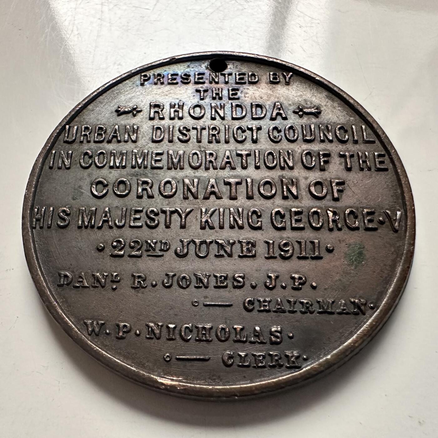 🌹外币初藏🌹🐯2025年第144场  每周二四六晚8️⃣点 接代拍 英国1911年威尔士朗达地区发行的乔治五世加冕纪念章 37.3毫米21.2克