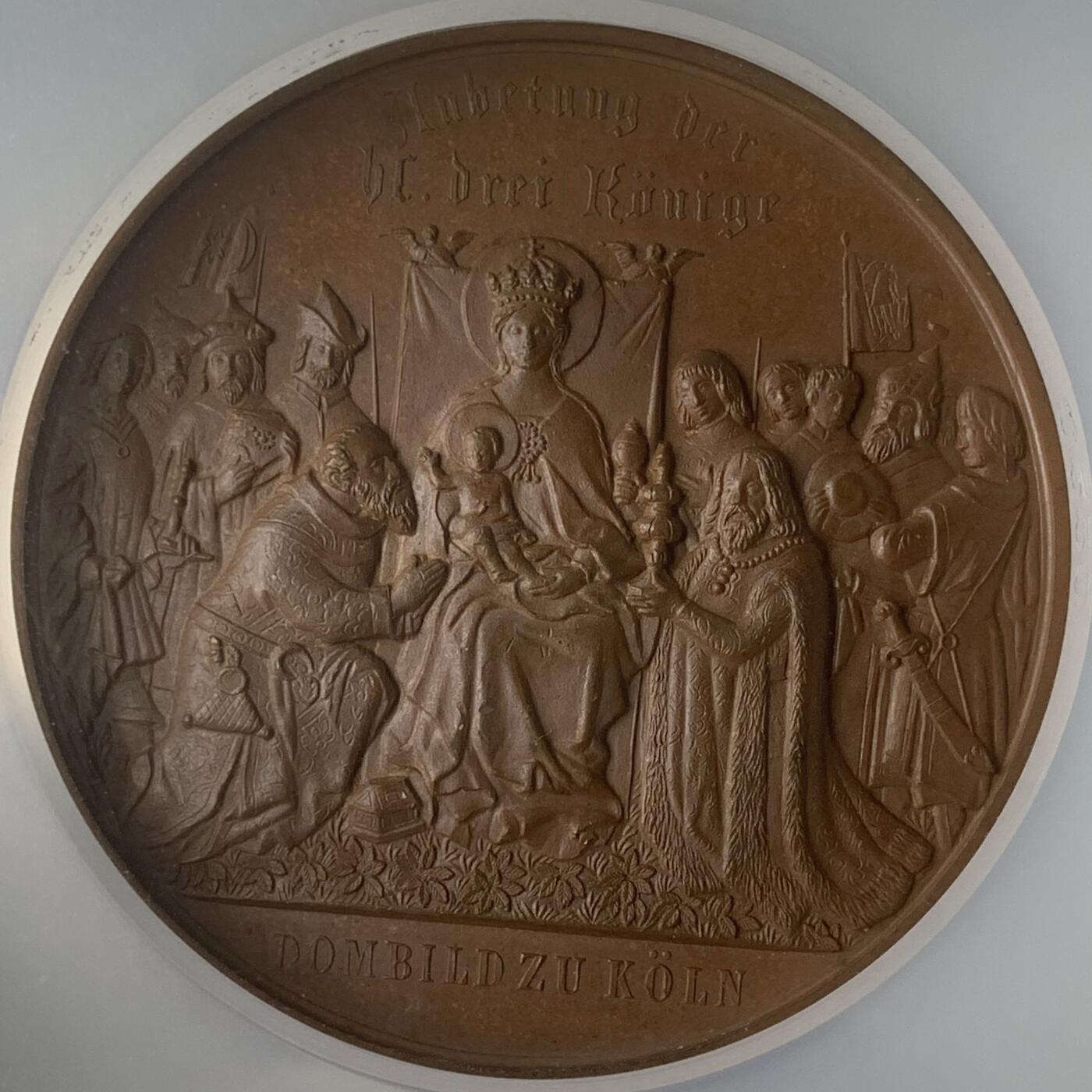 掌中浮雕-藏着的欧洲第047场 NGC MS64 : 1880年德国科隆大教堂竣工铜章，正面图案为耶稣诞生和东方三博士礼拜，50mm