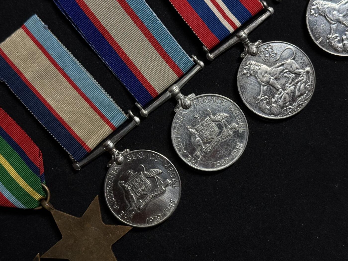 欢庆元旦！戎马世界章牌大赏第109期元旦大拍