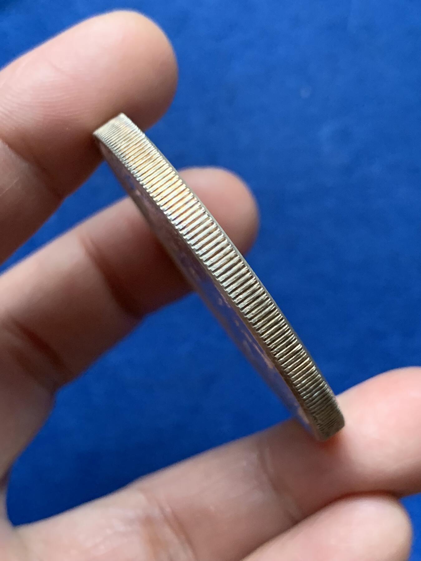 《竞宝斋》第450场 周日，周一，周二  3场连拍 （全场包邮，欢迎送拍） 中国1987年熊猫2盎司银章 999银 重62.2克 47mm 少见品种