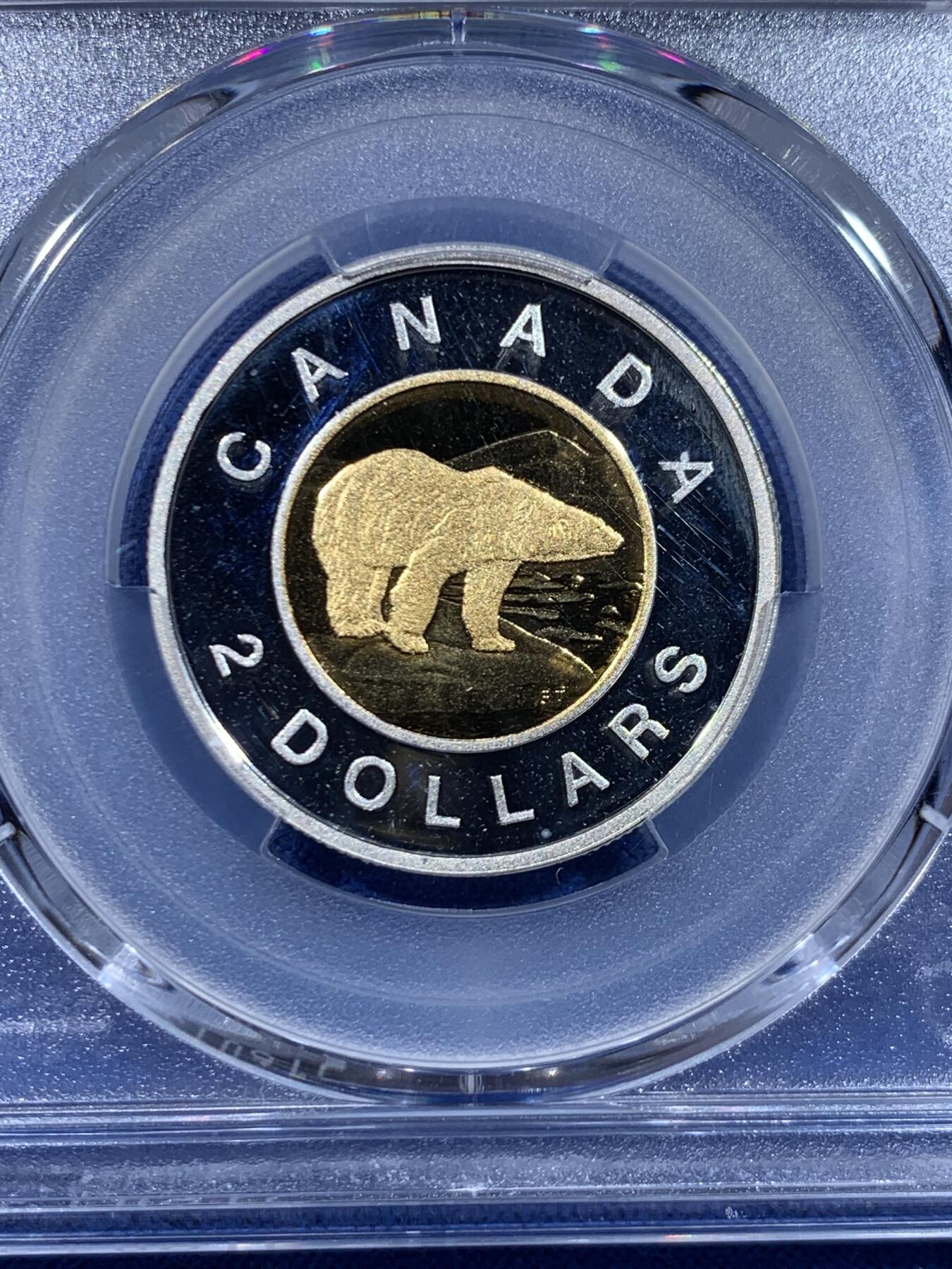 《竞宝斋》第450场 周日，周一，周二  3场连拍 （全场包邮，欢迎送拍） PCGS MS66 加拿大2010年2元银币 925银，中间为镀金! 外圈精制 整体漂亮！