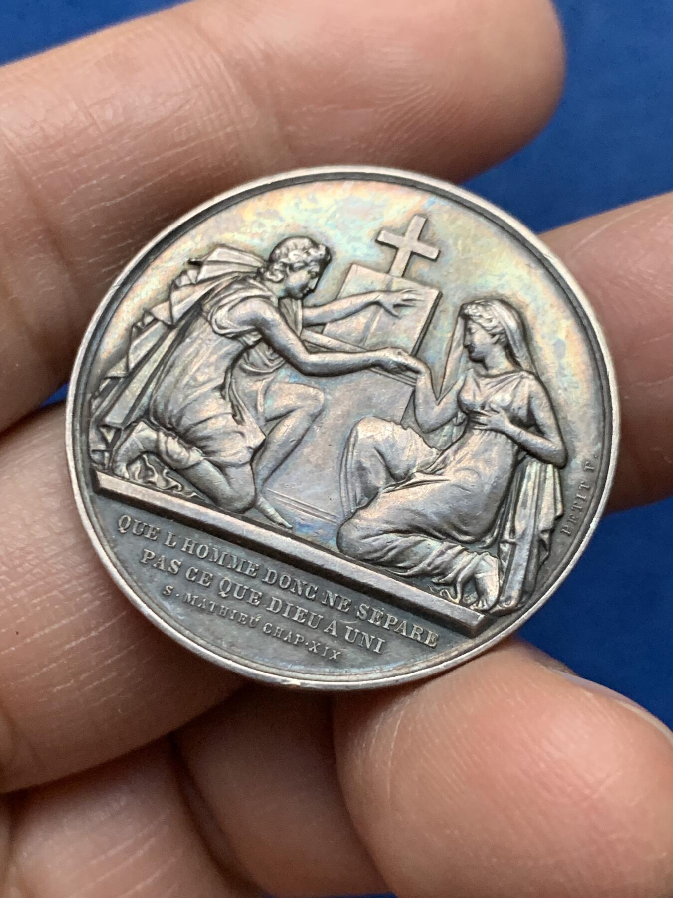 《竞宝斋》第450场 周日，周一，周二  3场连拍 （全场包邮，欢迎送拍） 法国结婚银章 14克 31.6mm 丰饶角银标 背面无刻字