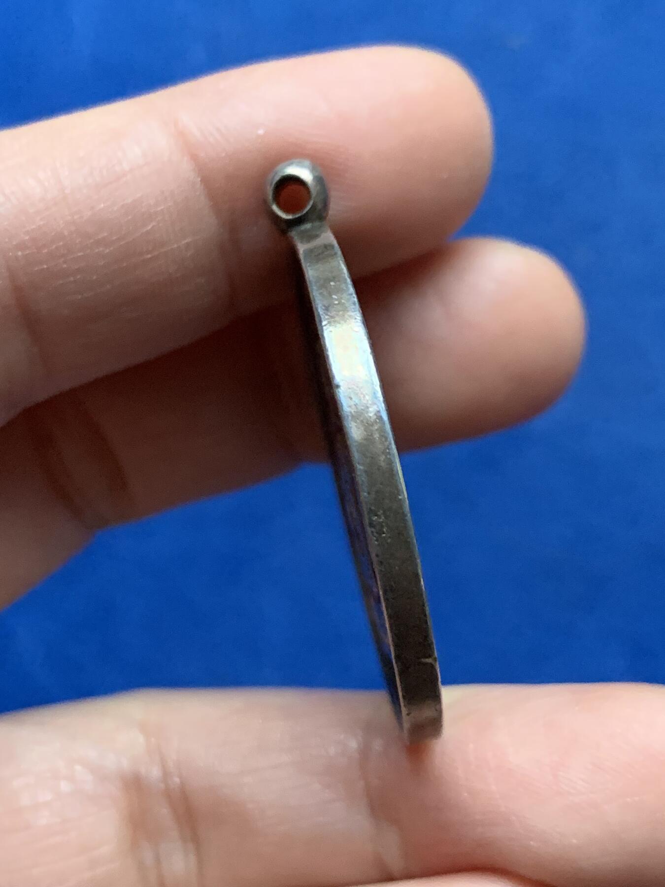 《竞宝斋》第450场 周日，周一，周二  3场连拍 （全场包邮，欢迎送拍） 荷兰忠诚服务银章 带环重约21.3克 36.7mm