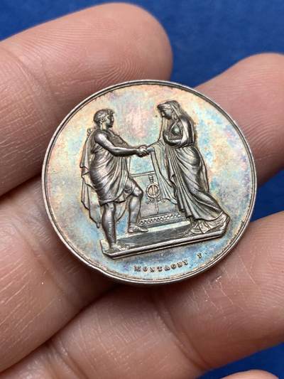 《竞宝斋》第450场 周日，周一，周二  3场连拍 （全场包邮，欢迎送拍） - 法国婚章 10.5克 27.9mm 丰饶角1银标 背面无刻字