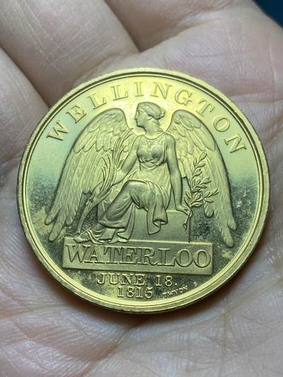 2025年第一百四十二场(总第一百六十八场）高品质英国一线回流散币年末特拍场第二场(免佣金) 精美厚重–英国🇬🇧1815年滑铁卢战役奖章(滑铁卢战役胜利奖章，现代复刻品2015年制)