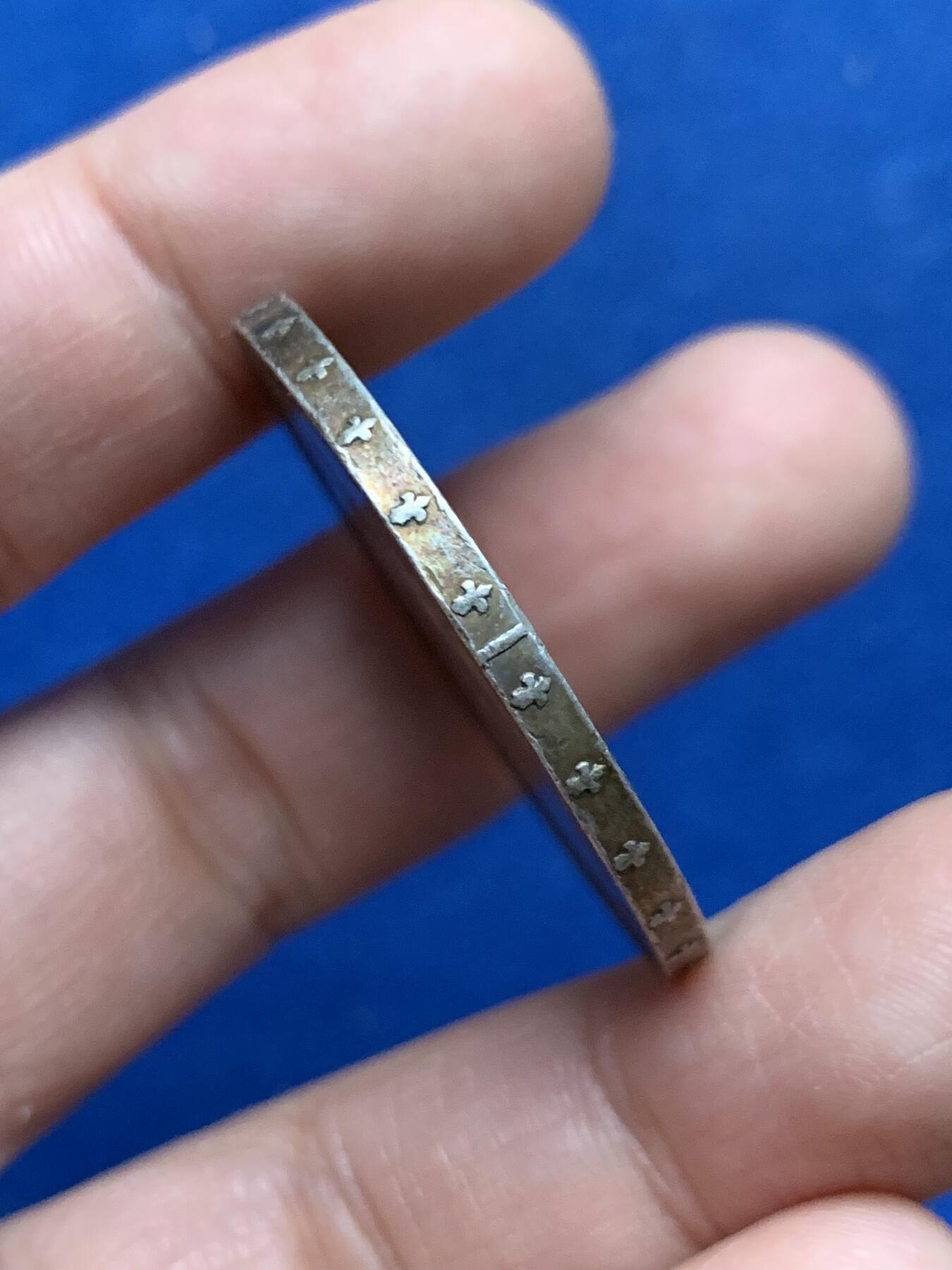 《竞宝斋》第450场 周日，周一，周二  3场连拍 （全场包邮，欢迎送拍） 西班牙1891年阿方索十三世婴儿头双柱5比塞塔银币 背面霓虹月牙彩 小脸胖嘟嘟 状态难遇