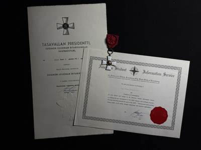 欢庆元旦！戎马世界章牌大赏第109期元旦大拍 - 芬兰骑士一级雄狮勋章，银制镀金 带证，授予女性教师 得主战时任准军事辅助人员（lotta)，带部分履历