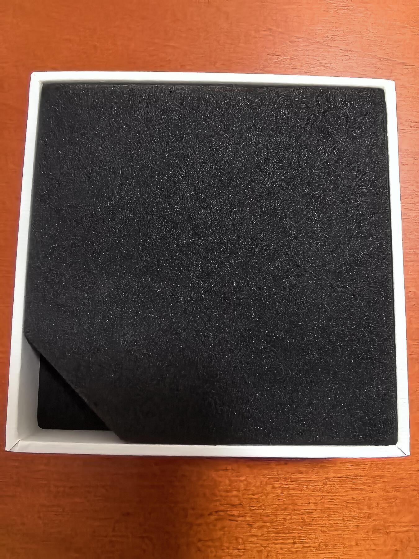 长老汇蛇年精选第八十六场拍卖 2022乍得梵高1000法郎彩色瓶盖精制银币，盒证全