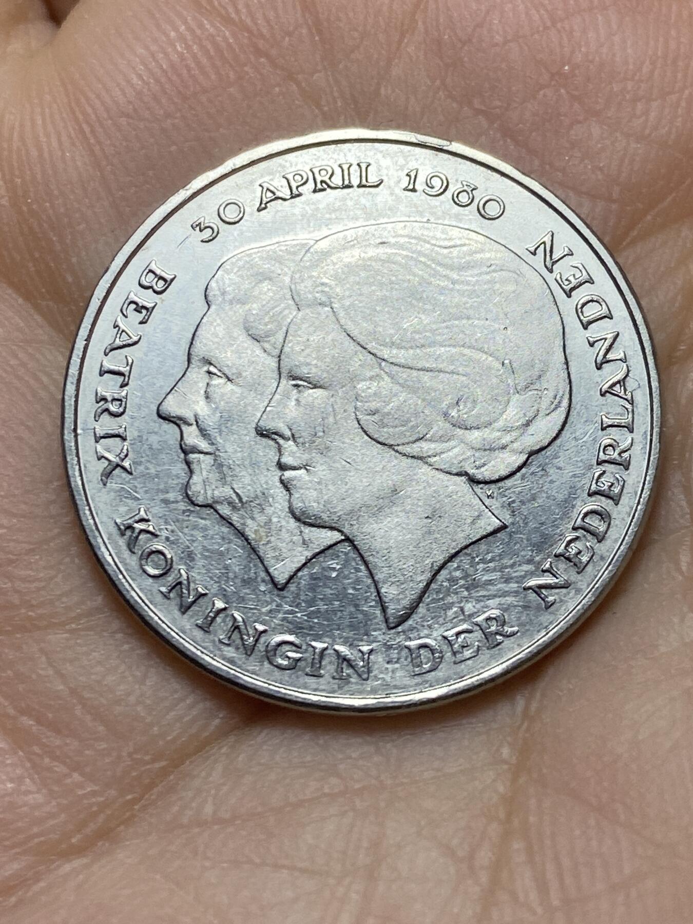 2025年第一百四十四场(总第一百七十场）品种丰富英国一线回流散币年末特拍场第一场(免佣金) 荷兰🇳🇱1980单年份1盾(贝娅特丽克丝女王新君继位纪念币，Cock and star–鸡加星星标)