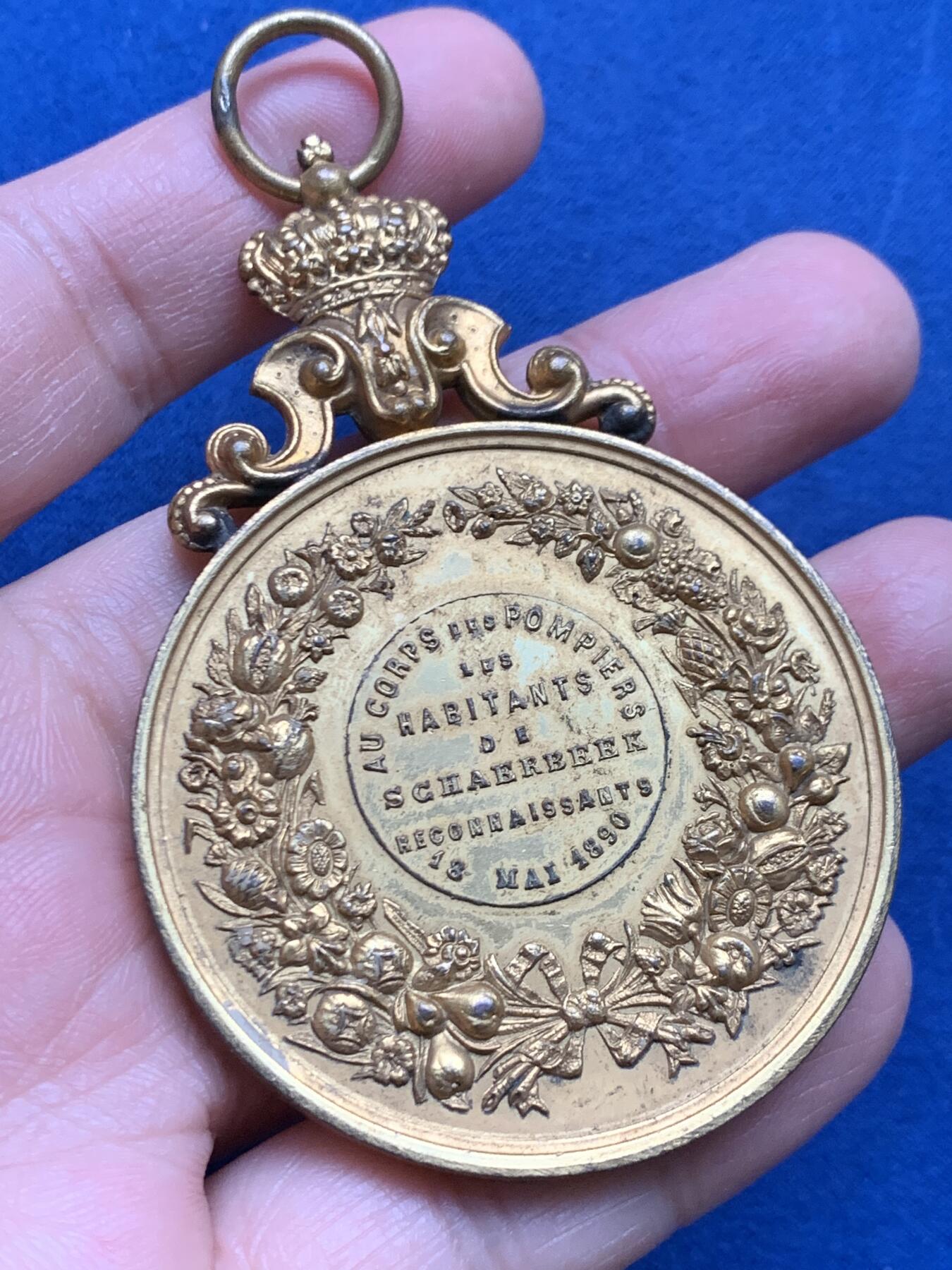 《竞宝斋》第450场 周日，周一，周二  3场连拍 （全场包邮，欢迎送拍） 比利时1890年镀金铜质奖牌 50.4mm 54.7克