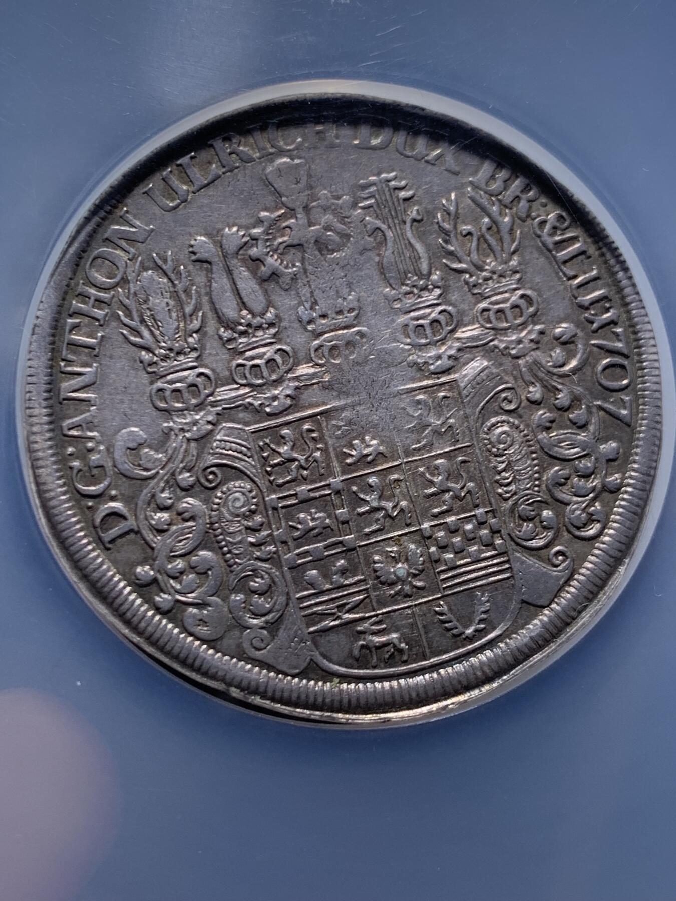 《竞宝斋》第450场 周日，周一，周二  3场连拍 （全场包邮，欢迎送拍） NGC XF45 德意志邦国布伦瑞克-沃尔芬比特尔公国1707年安东尼·乌尔里希-野人泰勒银币 少见品 加大盒