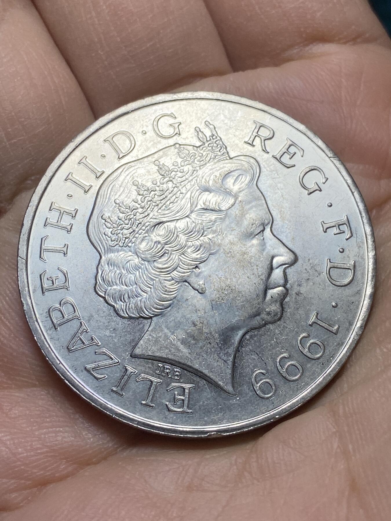 2025年第一百四十五场(总第一百七十一场）高品质英国一线回流散币年末特拍场第二场(免佣金) 英国🇬🇧1999年5英镑(千禧年纪念币，首发年仅发行2年)