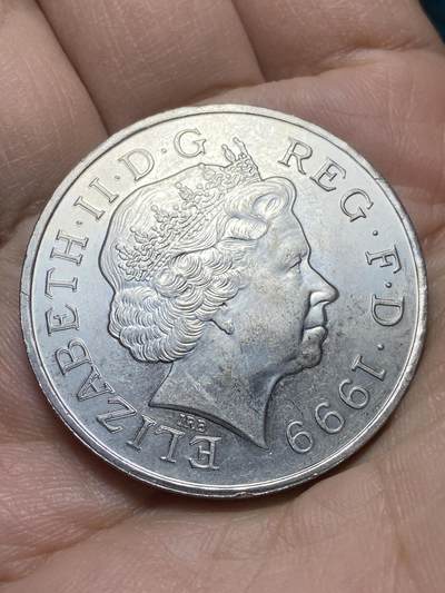 2025年第一百四十二场(总第一百六十八场）高品质英国一线回流散币年末特拍场第二场(免佣金) 英国🇬🇧1999年5英镑(千禧年纪念币，首发年仅发行2年)