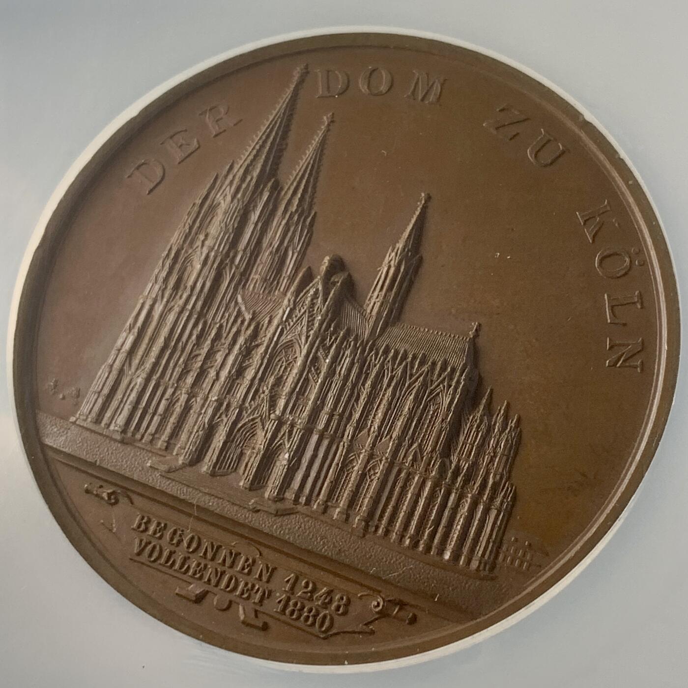 掌中浮雕-藏着的欧洲第047场 NGC MS64 : 1880年德国科隆大教堂竣工铜章，正面图案为耶稣诞生和东方三博士礼拜，50mm