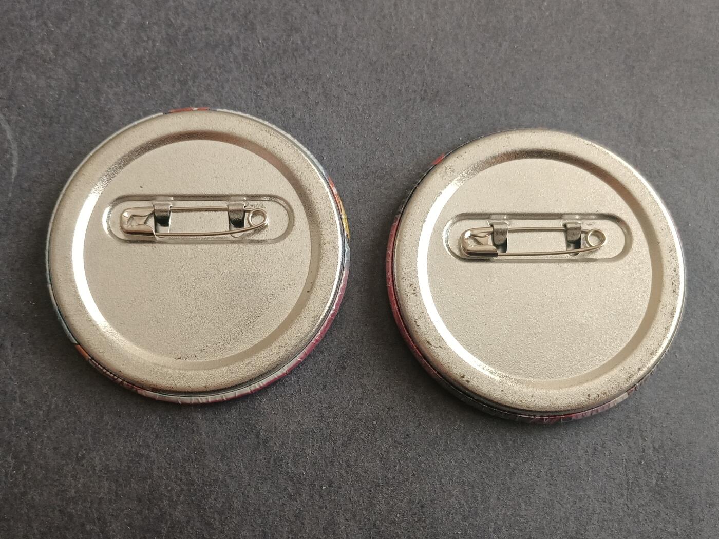 【游宝包邮场】蛇年第101期 世界各国纪念币 宝可梦徽章 2枚