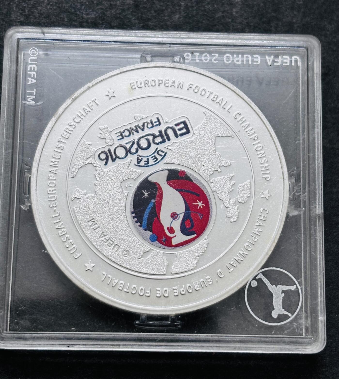 文馨钱币收藏第 286 场，圣诞节专场【 长期接收代拍品低至 0 佣金】 全新带原盒   2016年法国欧洲杯铜镀银纪念章