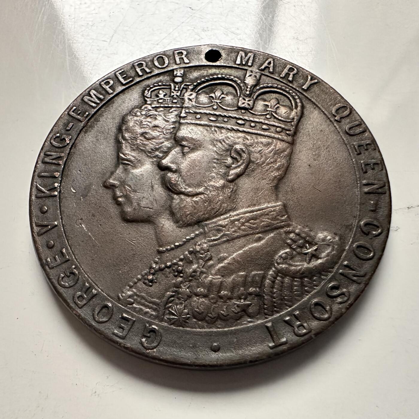 🌹外币初藏🌹🐯2025年第144场  每周二四六晚8️⃣点 接代拍 英国1911年威尔士朗达地区发行的乔治五世加冕纪念章 37.3毫米21.2克