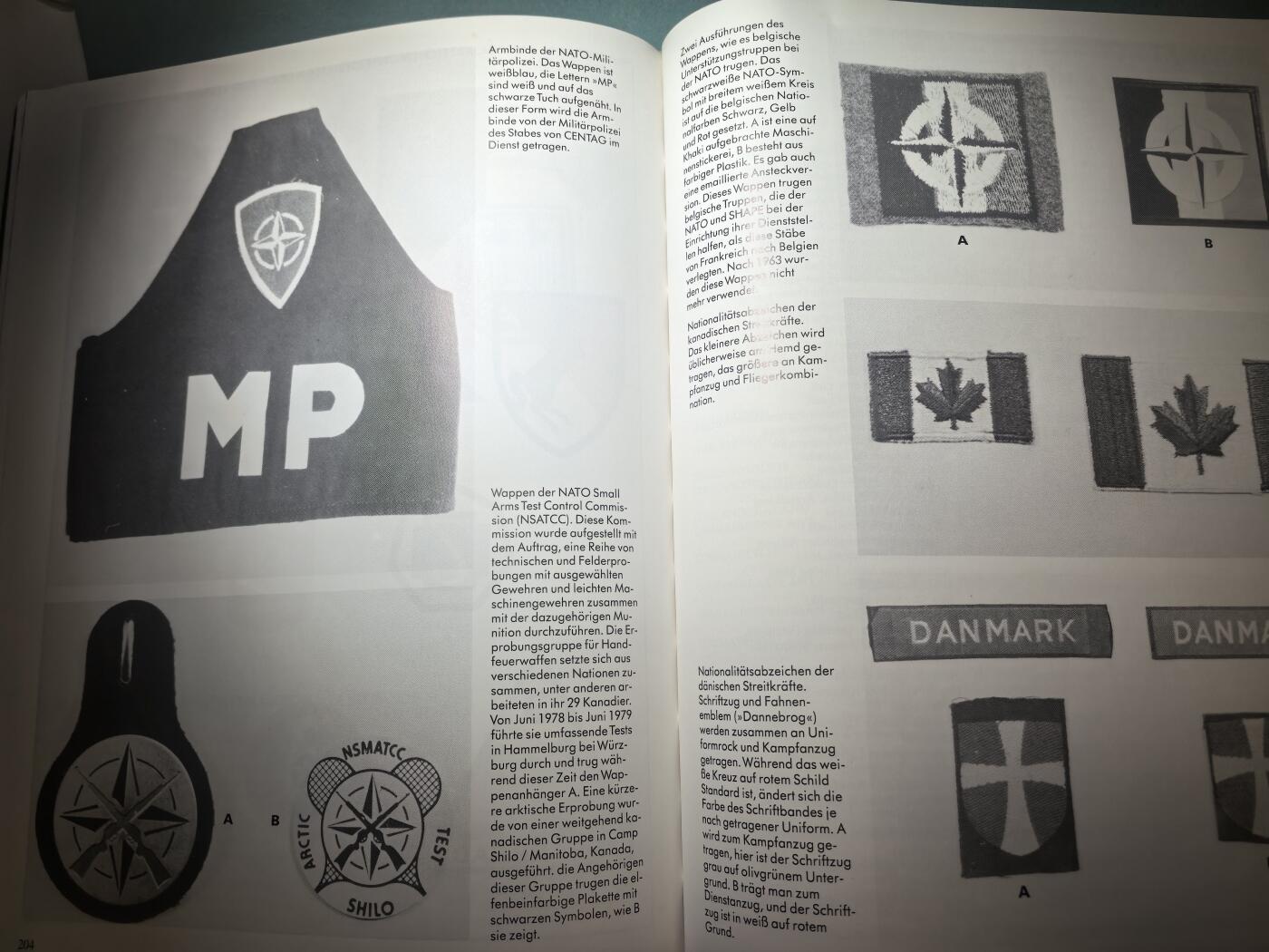 盛世勋华——号角文化勋章邮票专场拍卖第295期 北约各国军队制服徽章 大量手绘图示 极好的工具书 210页