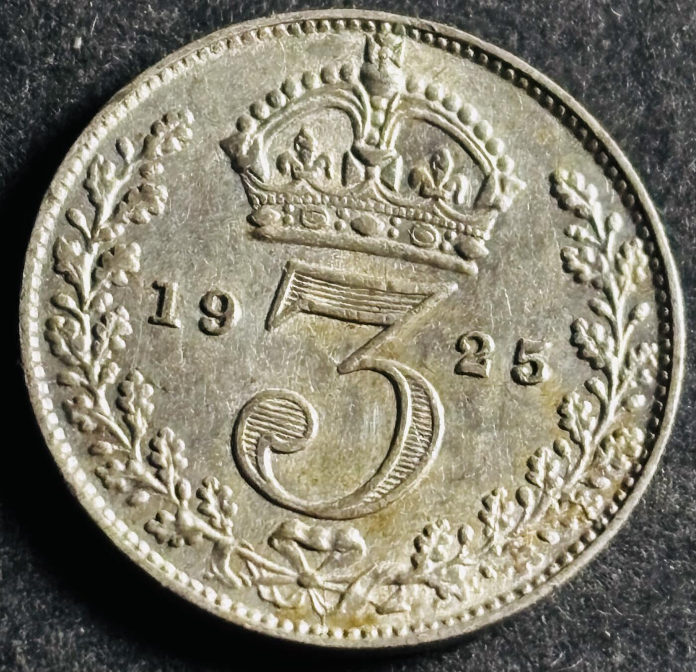 文馨钱币收藏第 286 场，圣诞节专场【 长期接收代拍品低至 0 佣金】 带原光极美品 1925 年英国乔治五世 3 便士银币 500 银，品相佳