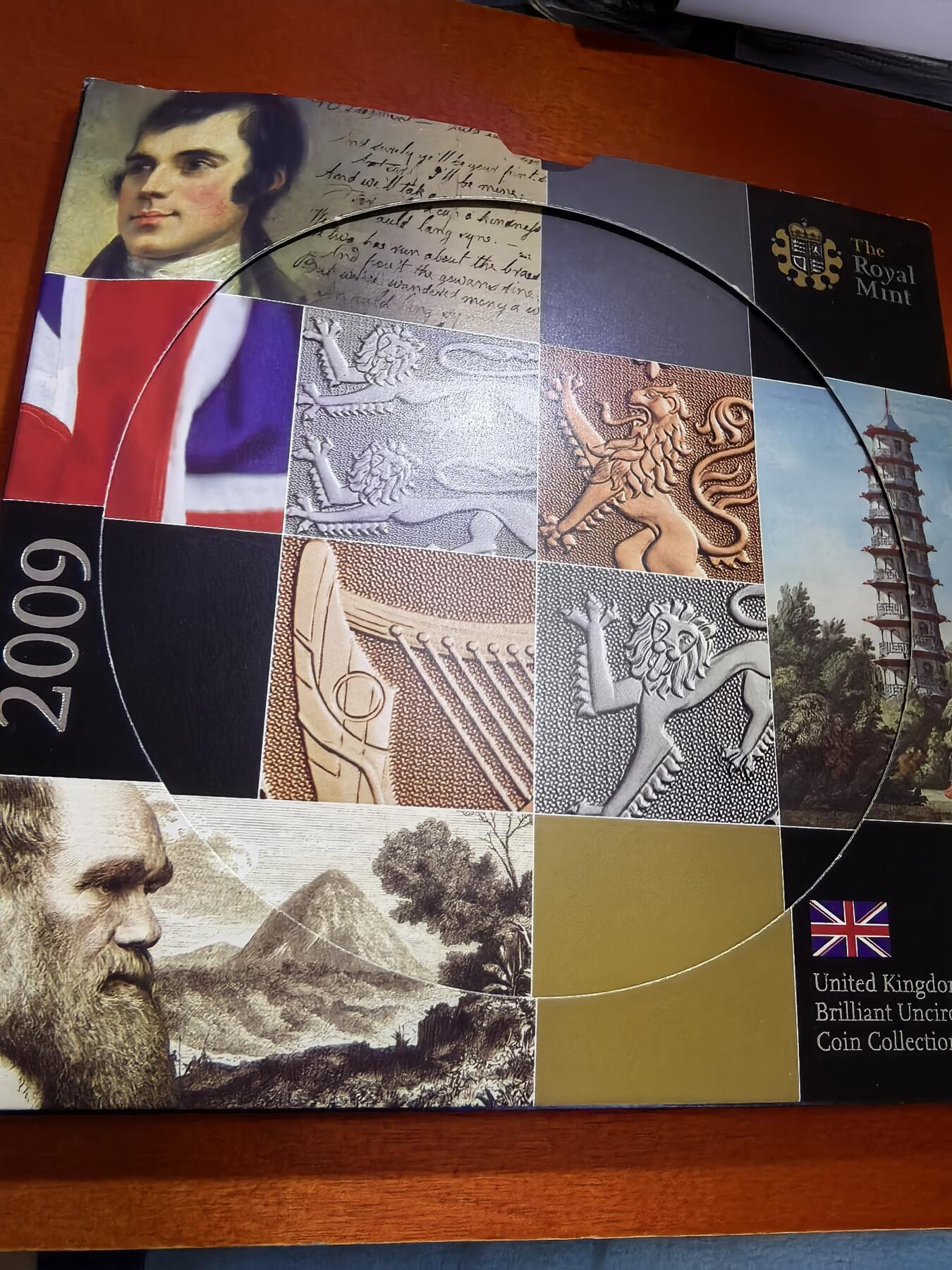 长老汇蛇年精选第八十六场拍卖 2009英国精制币12枚，盒证全，含大热门邱园50便士，普制币套装市场价大约2900元，邱园中国塔灵感来自南京大报恩寺