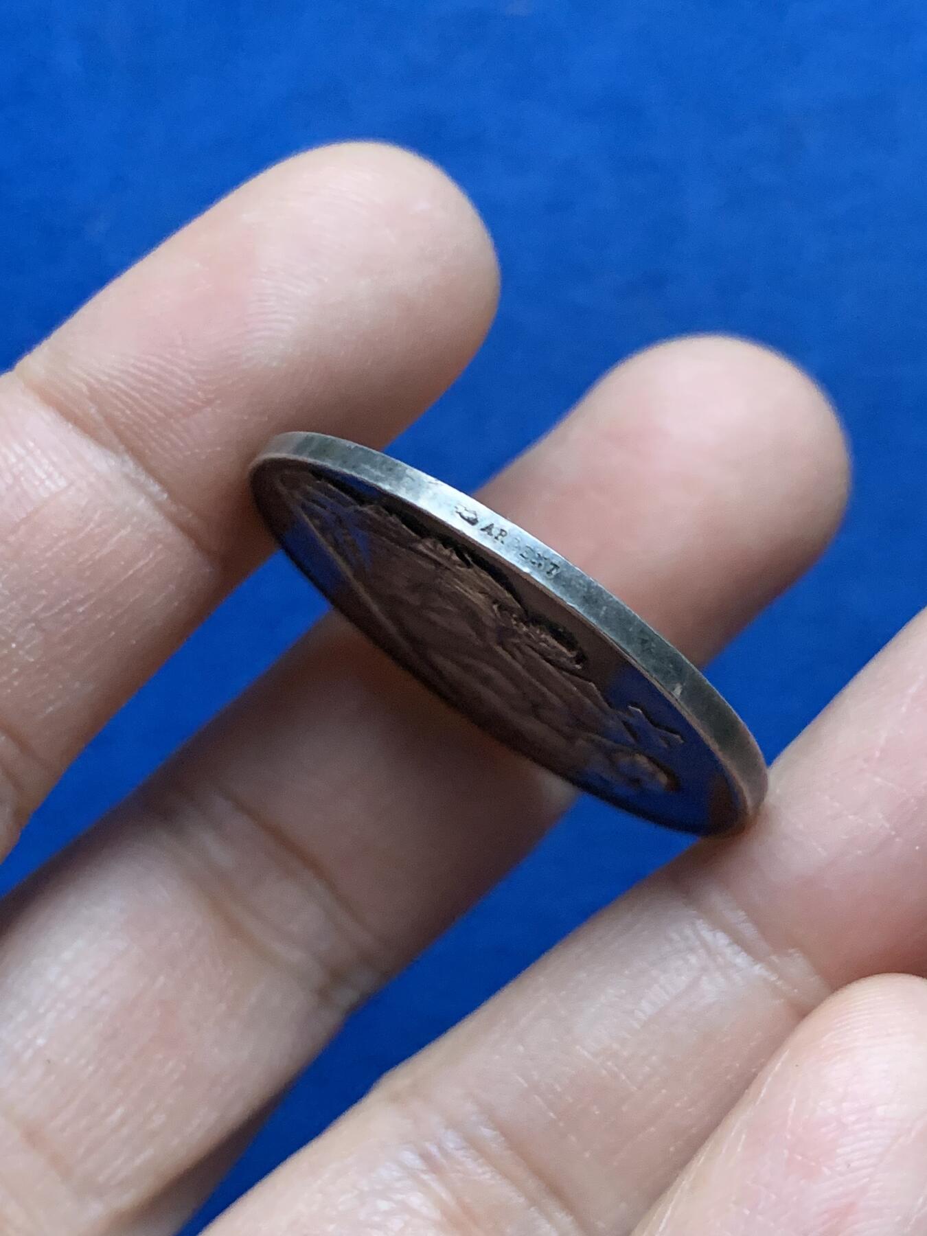 《竞宝斋》第450场 周日，周一，周二  3场连拍 （全场包邮，欢迎送拍） 法国结婚银章 14克 31.6mm 丰饶角银标 背面无刻字