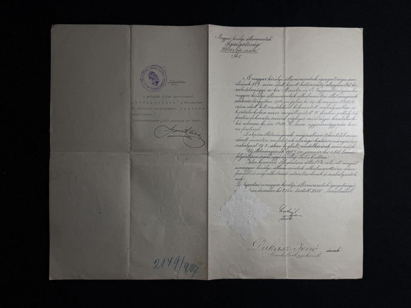 欢庆元旦！戎马世界章牌大赏第109期元旦大拍 匈牙利王国时期国家铁路系统官方任命书原件，由匈牙利王国国家铁路总局（Magyar királyi államvasutak Igazgatóság）签发，依据1907年相关法律与部长令，正式任命 Dukász Jenő 为国家铁路在编公务官员