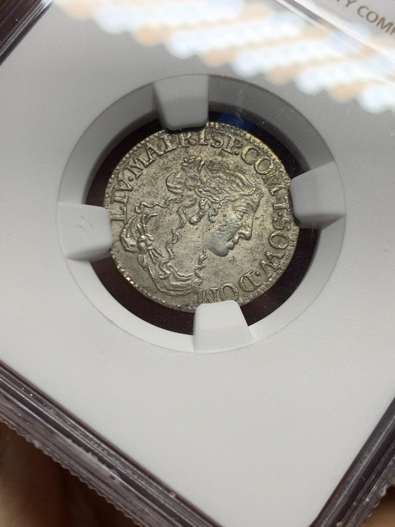 《竞宝斋》第450场 周日，周一，周二  3场连拍 （全场包邮，欢迎送拍） NGC UNCD 意大利 塔萨罗洛公国 1666年 1LUI 银币 近400年前的银币 打制一流 包浆非常漂亮 少见品种