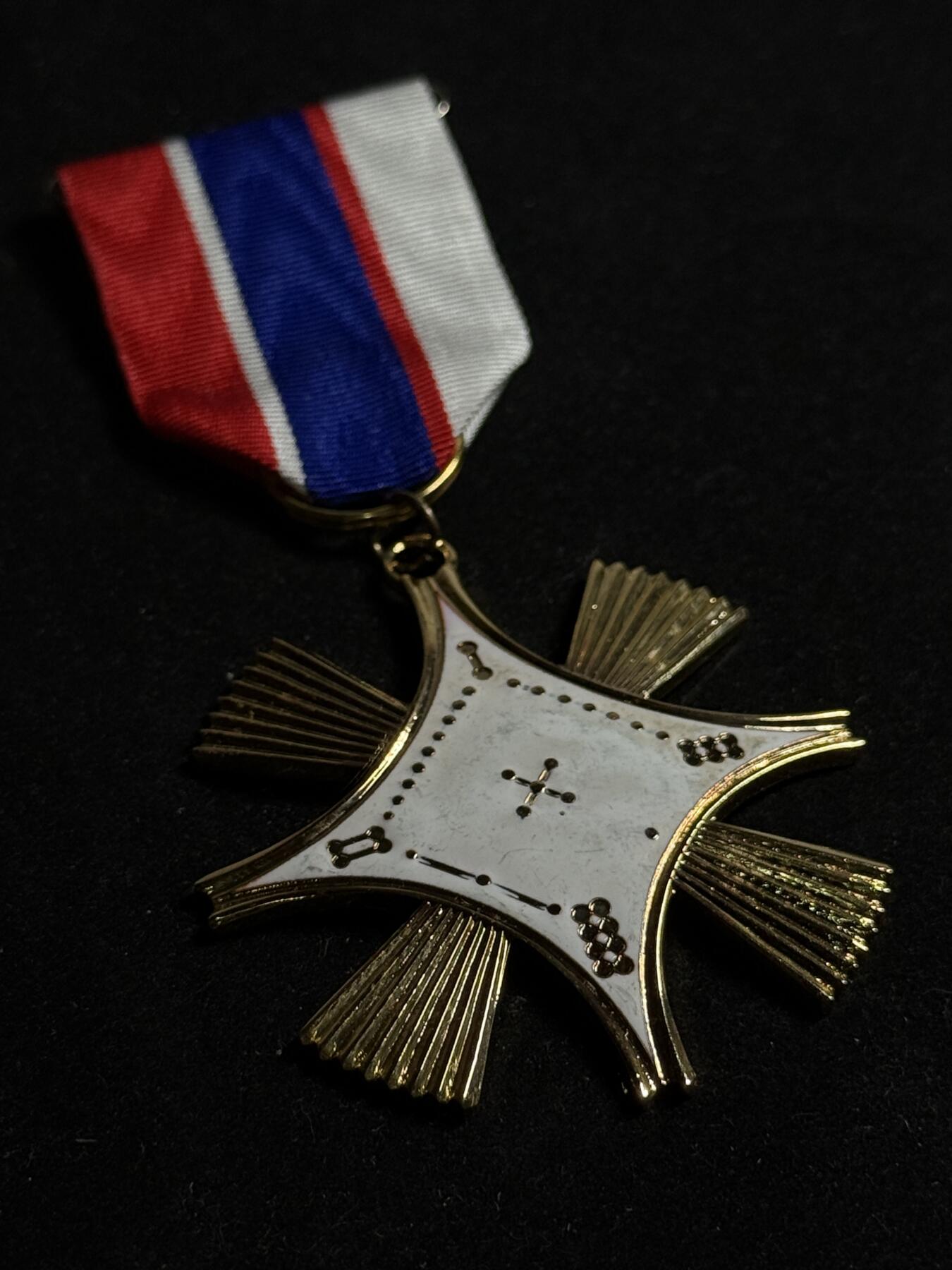 欢庆元旦！戎马世界章牌大赏第109期元旦大拍 铭记历史，珍爱和平！洛书勋章，退台后版本