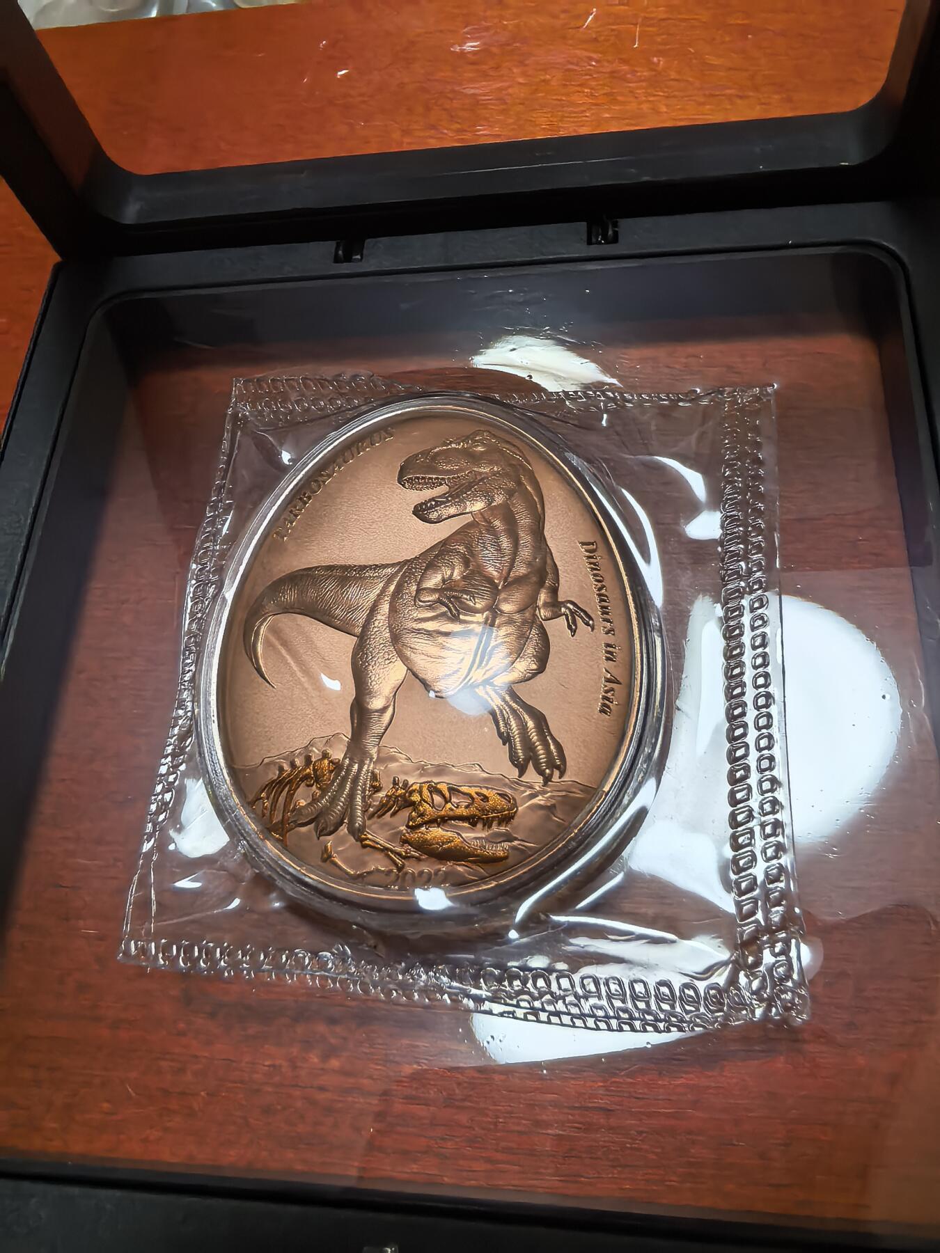 长老汇蛇年精选第八十六场拍卖 2022萨摩亚恐龙系列之塔博索龙20分椭圆形镀金精制铜币，盒证全，6500枚