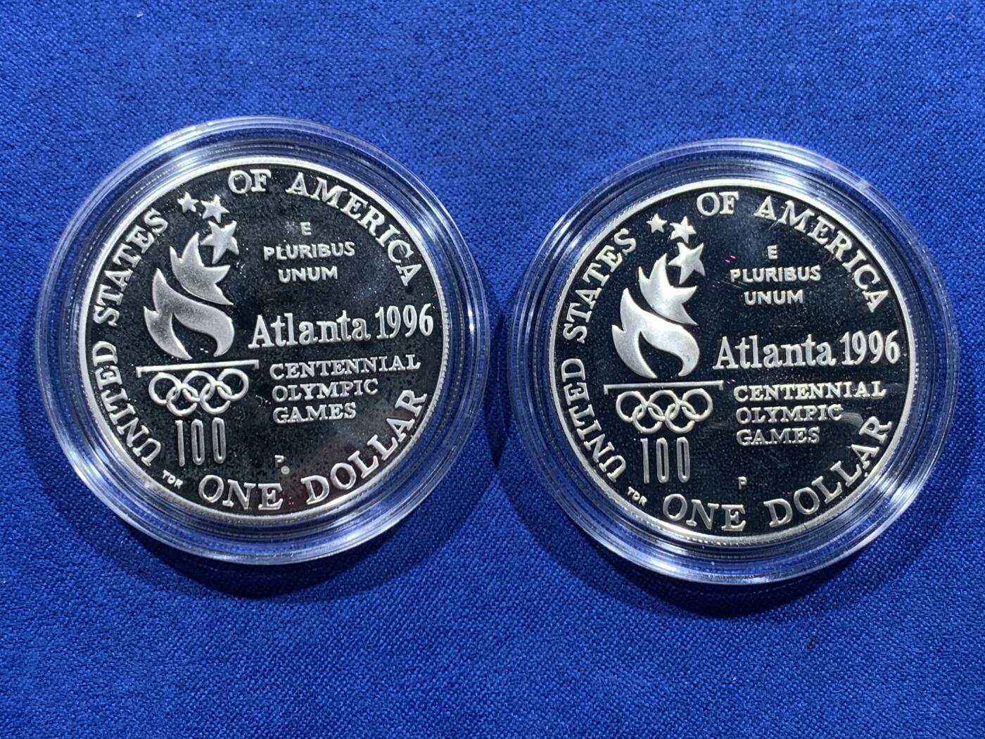 《竞宝斋》第450场 周日，周一，周二  3场连拍 （全场包邮，欢迎送拍） 美国1996年1美元2枚装精制银币套 亚特兰大奥运会 原盒 900银 26.73克X2