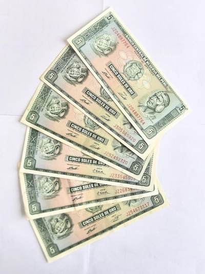 各国外币第104期 无佣金 - 秘鲁5索尔 不同签名 6张 85品