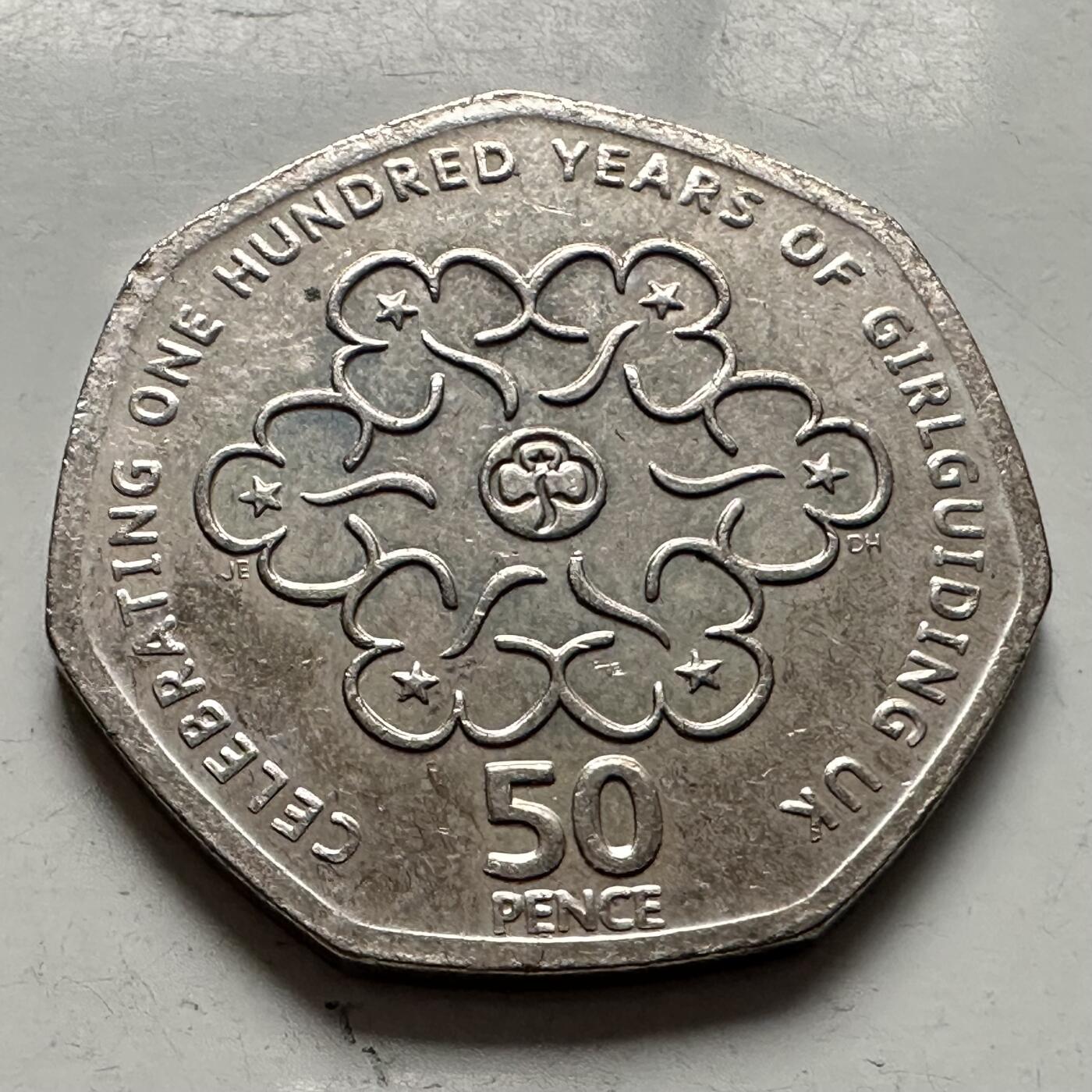 🌹外币初藏🌹🐯2025年第144场  每周二四六晚8️⃣点 接代拍 英国2010年50便士 纪念币 c