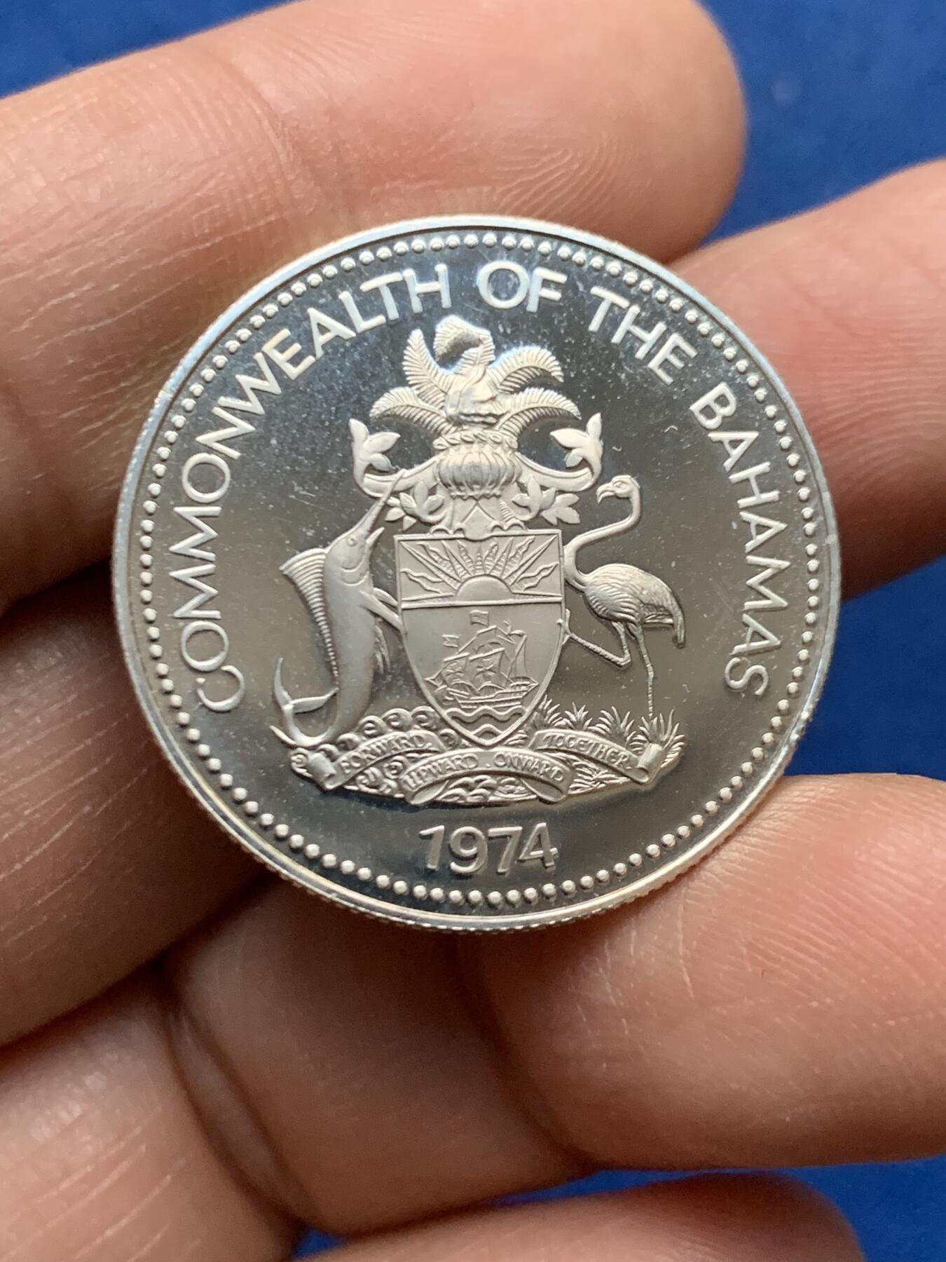 《竞宝斋》第450场 周日，周一，周二  3场连拍 （全场包邮，欢迎送拍） 巴哈马1974年精制50分银币（10.4克，800银）经典现代银币品种，设计精美