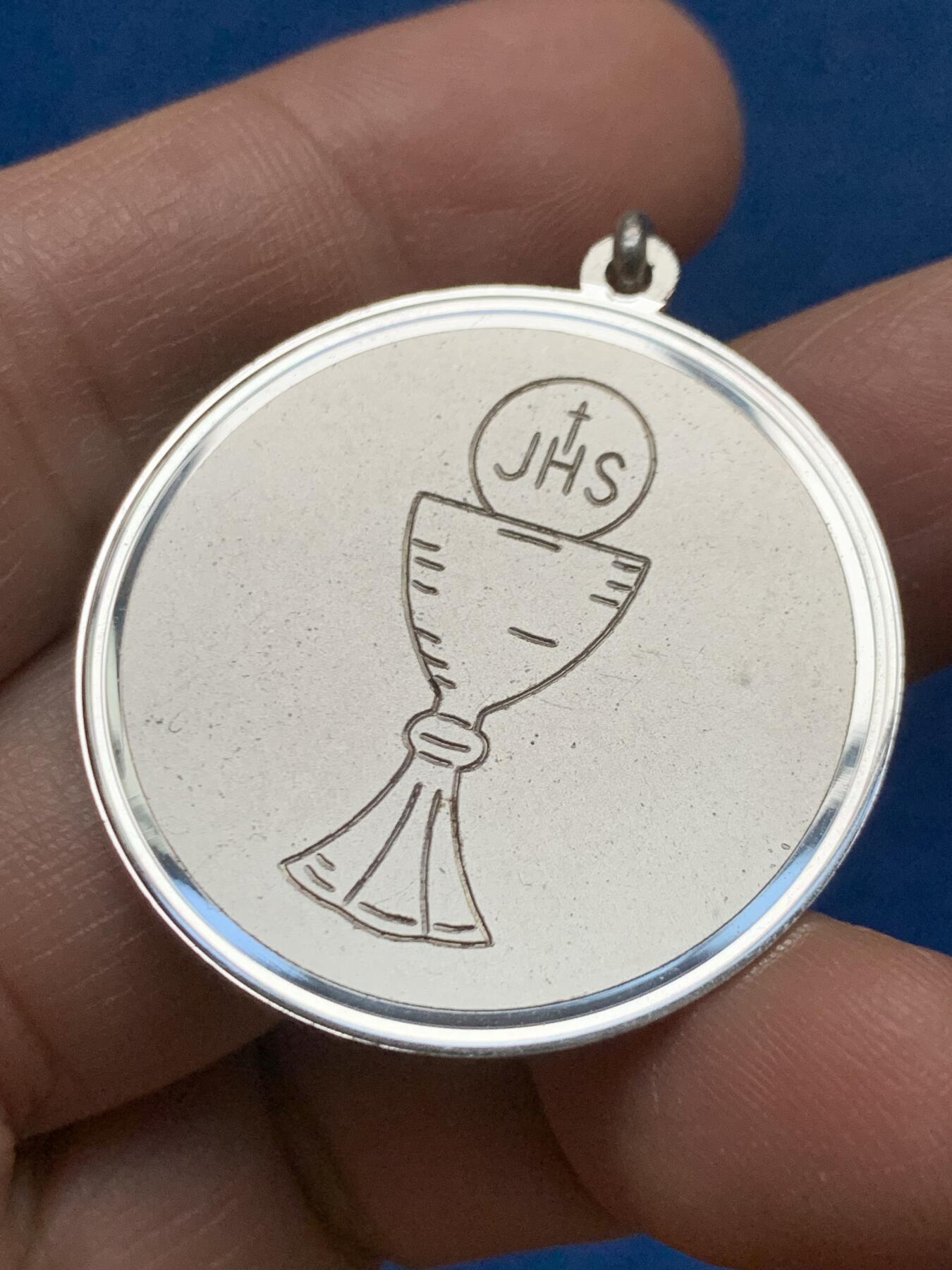 《竞宝斋》第450场 周日，周一，周二  3场连拍 （全场包邮，欢迎送拍） 1955-2005年神职人员50周年纪念银章 8.18克 34.8mm 925银