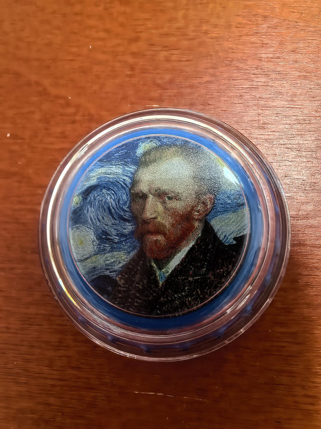 长老汇蛇年精选第八十六场拍卖 2022乍得梵高1000法郎彩色瓶盖精制银币，盒证全