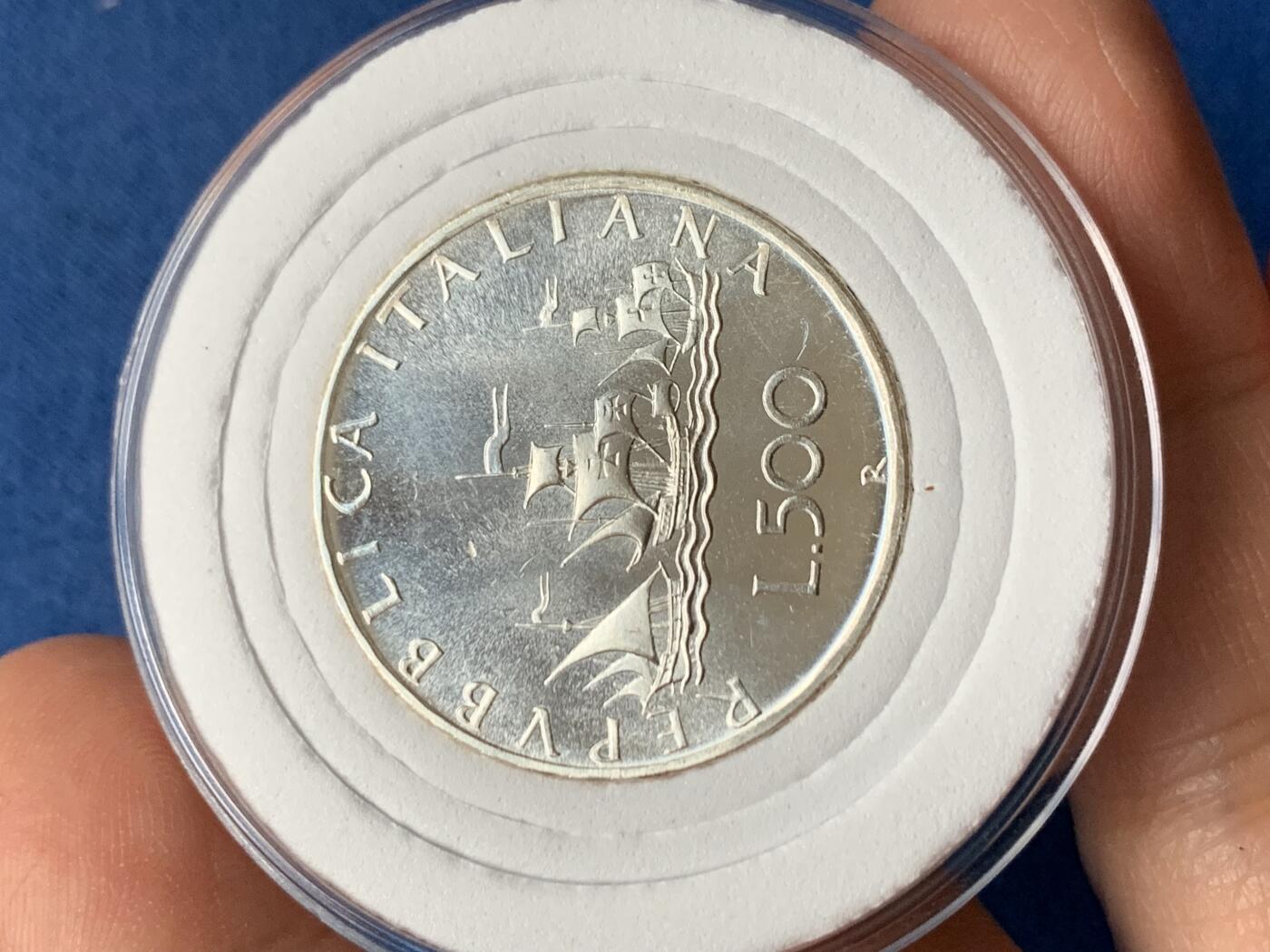 《竞宝斋》第450场 周日，周一，周二  3场连拍 （全场包邮，欢迎送拍） 意大利1975年帆船少女500里拉精制银币