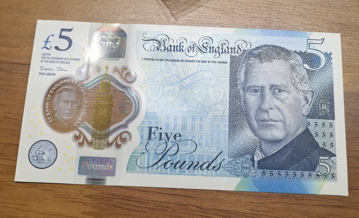 南宋泉阁俄币 外币 国币 专场第二十期 【送拍无额外佣金】 5英镑纸币 新版查尔斯王子 在英国都少见 全新未流通